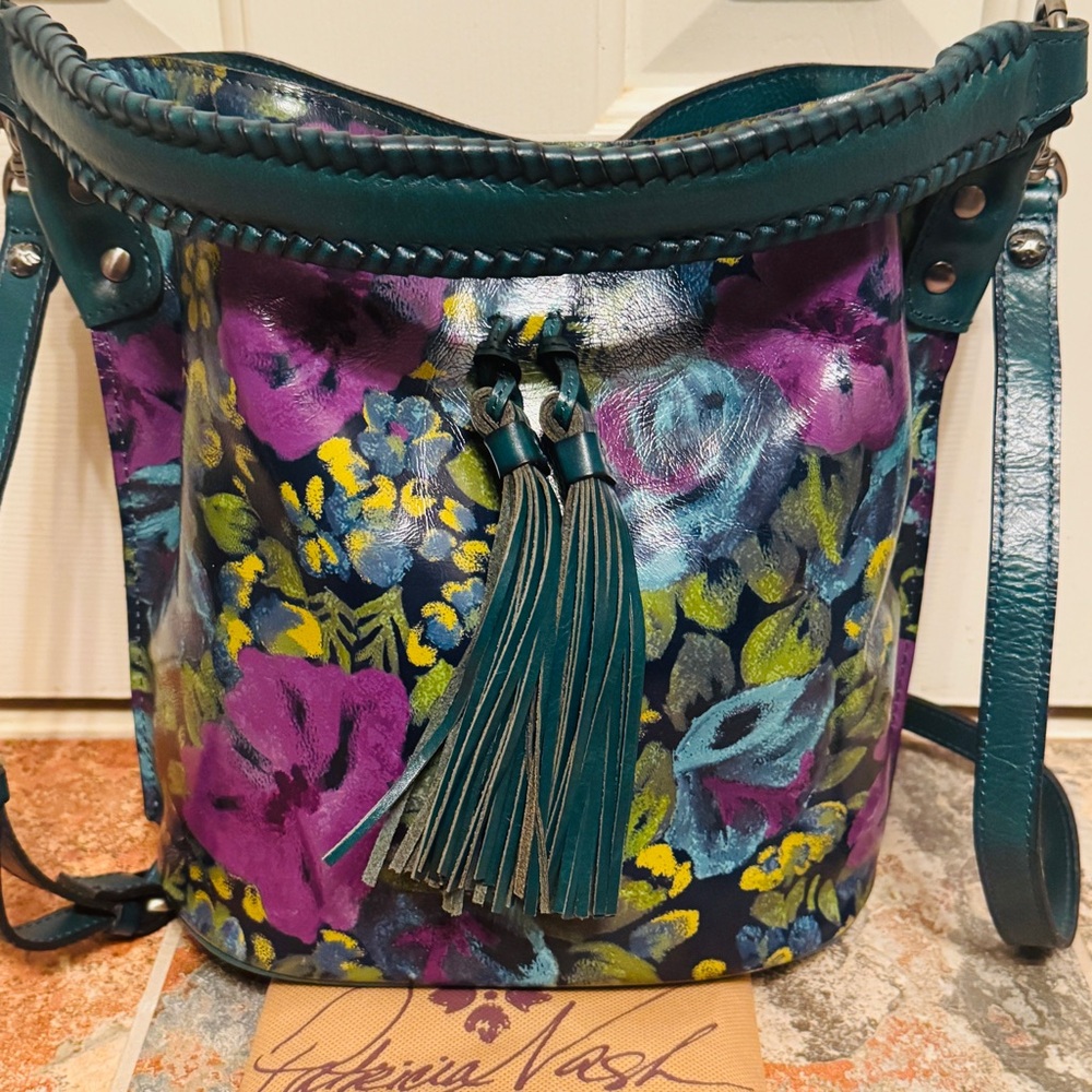 Gorgeous Patricia Nash Leather Crossbody Bucket Bag in Deep Blue Nature! - Picture 3 of 16